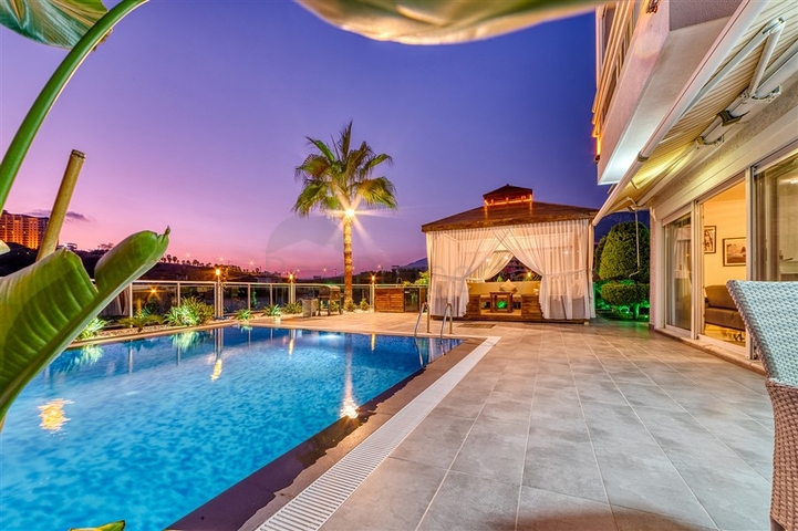 فيلا في منطقة النخبة في ألانيا