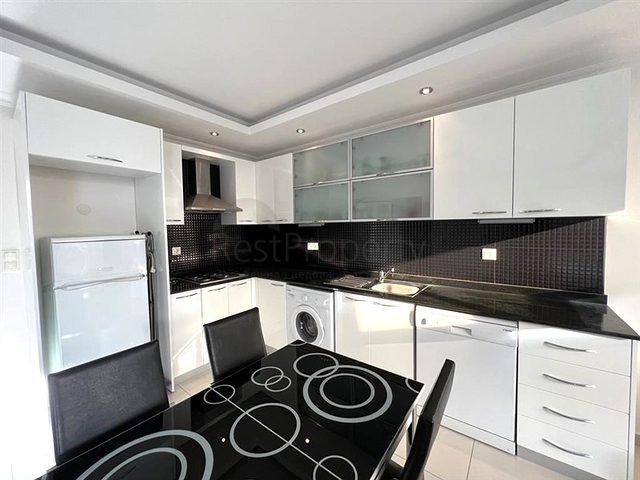 شقة في واحدة من أفضل المساكن في أفسالار مساحة 700 متر من البحر