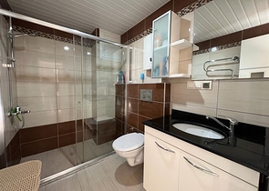 شقة في واحدة من أفضل المساكن في أفسالار مساحة 700 متر من البحر