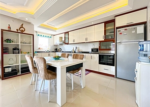 شقة فسيحة مع موقع مناسب في منطقة أوبا شقة فسيحة مع موقع مناسب في منطقة أوبا