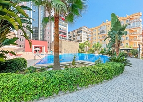 شقة فسيحة 1 + 1 في منطقة محمودلار 