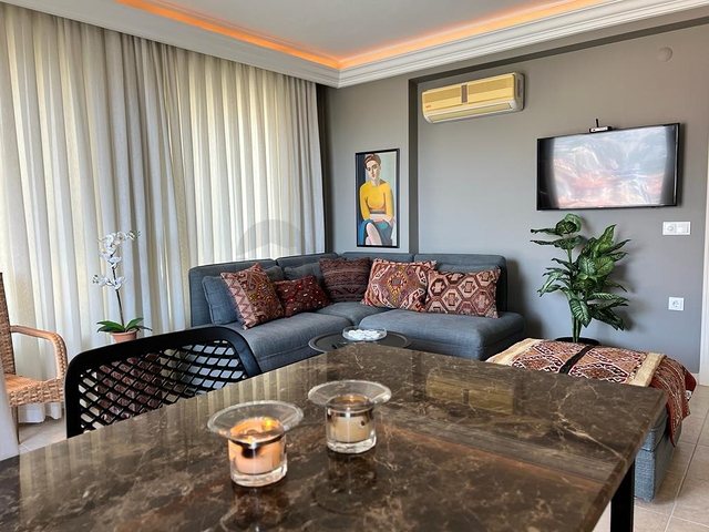 شقة 1+1 في وسط ألانيا