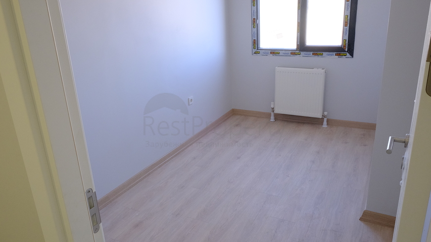 2 + 1 شقة في مجمع سكني جديد 2 دقيقة من المترو.