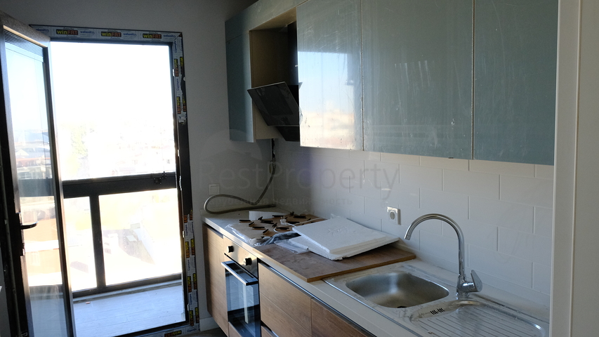 2 + 1 شقة في مجمع سكني جديد 2 دقيقة من المترو.