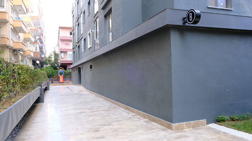 2 + 1 شقة في مجمع سكني جديد 2 دقيقة من المترو.