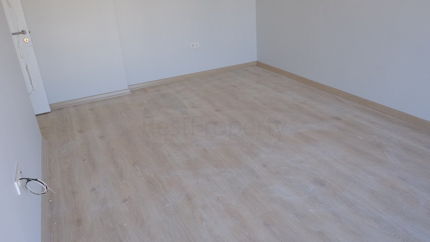 2 + 1 شقة في مجمع سكني جديد 2 دقيقة من المترو.