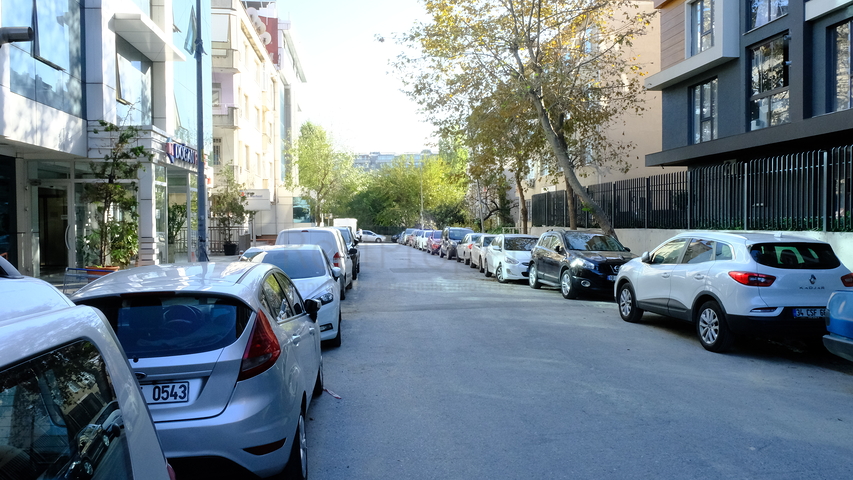 2 + 1 شقة في مجمع سكني جديد 2 دقيقة من المترو.