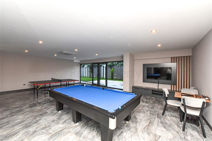 شقة 1+1 للايجار في مجمع جديد في منطقة كارجيجاك