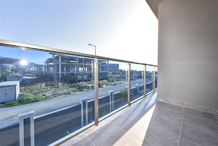 شقة 1+1 للايجار في مجمع جديد في منطقة كارجيجاك