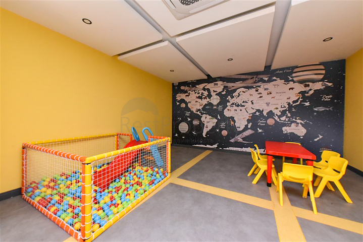 شقة 1+1 للايجار في مجمع جديد في منطقة كارجيجاك