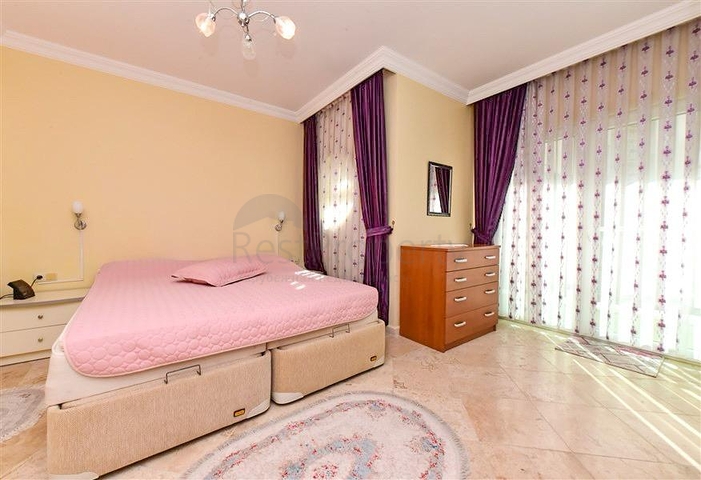 شقة كبيرة 2 + 1 في منطقة محمودلار 