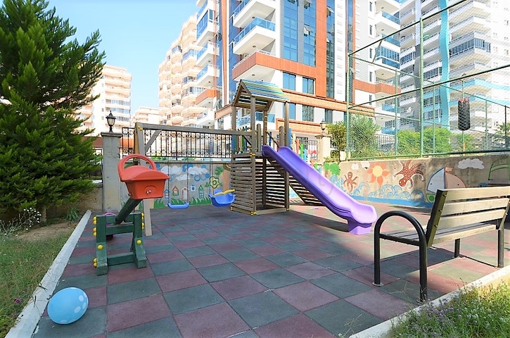 شقة كبيرة 2 + 1 في منطقة محمودلار 