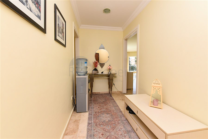 شقة كبيرة 2 + 1 في منطقة محمودلار 