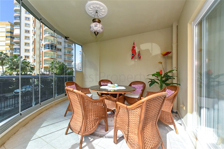 شقة كبيرة 2 + 1 في منطقة محمودلار 