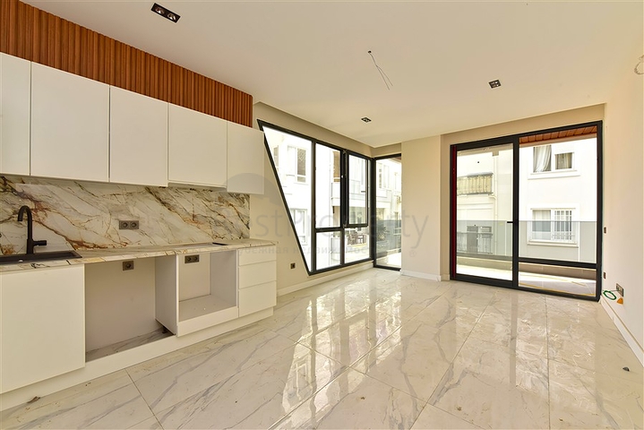 شقة 2+1 في قلب ألانيا في منطقة كليوباترا