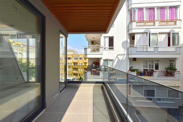 شقة 2+1 في قلب ألانيا في منطقة كليوباترا