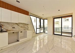 شقة 2+1 في قلب ألانيا في منطقة كليوباترا