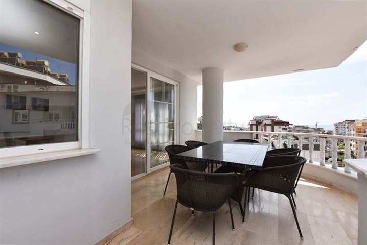 شقة 3 + 1 مع تصريح إقامة في منطقة توسمور