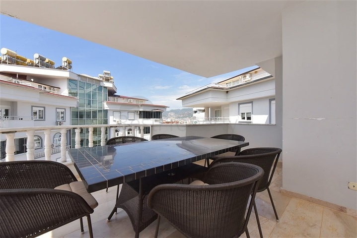 شقة 3 + 1 مع تصريح إقامة في منطقة توسمور