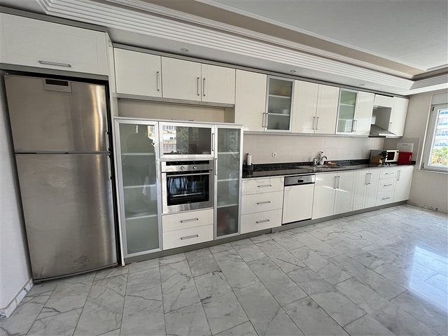 شقة 3+1 في منطقة توسمور 50 متر من البحر.