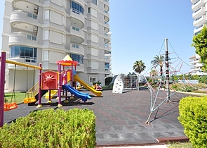 شقة 3+1 في منطقة توسمور 50 متر من البحر.