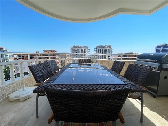 شقة 2+1 مع إطلالات بانورامية على الجبل في منطقة توسمور