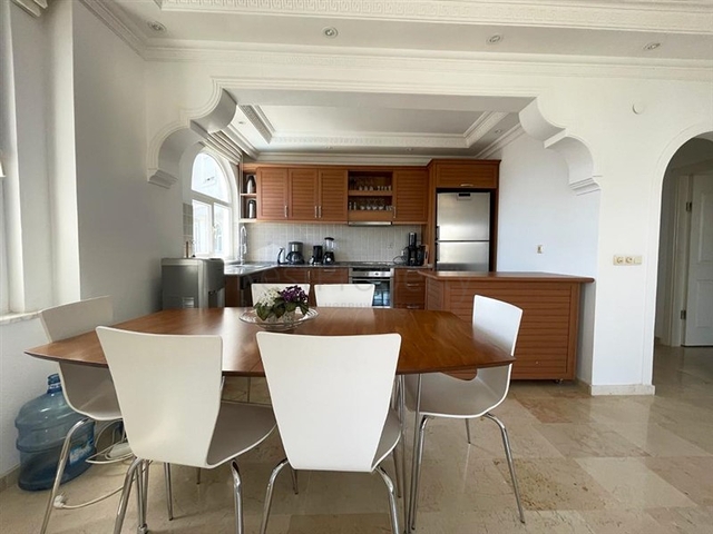 شقة 2+1 مع إطلالات بانورامية على الجبل في منطقة توسمور