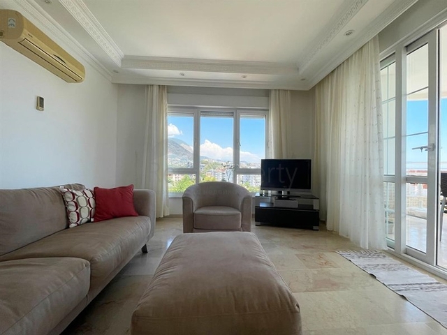 شقة 2+1 مع إطلالات بانورامية على الجبل في منطقة توسمور