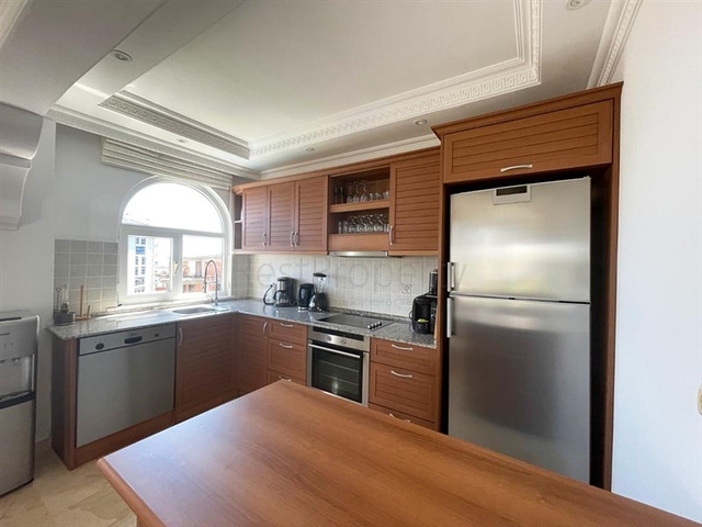 شقة 2+1 مع إطلالات بانورامية على الجبل في منطقة توسمور