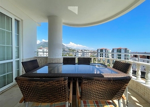 شقة 2+1 مع إطلالات بانورامية على الجبل في منطقة توسمور