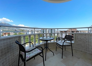 شقة 2+1 مع إطلالات بانورامية على الجبل في منطقة توسمور