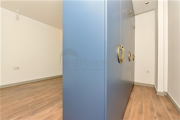 فيلا مع مسبح لا متناهي وإطلالات بانورامية في الهواء الطلق على الغابة والمدينة والبحر