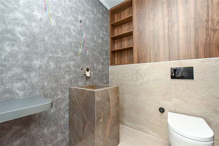 فيلا مع مسبح لا متناهي وإطلالات بانورامية في الهواء الطلق على الغابة والمدينة والبحر