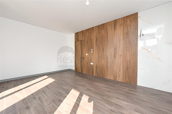 فيلا مع مسبح لا متناهي وإطلالات بانورامية في الهواء الطلق على الغابة والمدينة والبحر