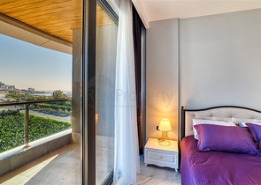 شقة على الساحل الأول في مجمع من الدرجة الممتازة