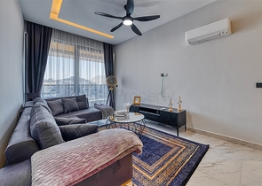 شقة على الساحل الأول في مجمع من الدرجة الممتازة