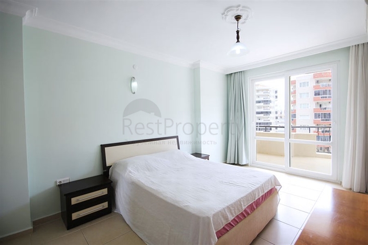 شقة 2 + 1 350 م من البحر