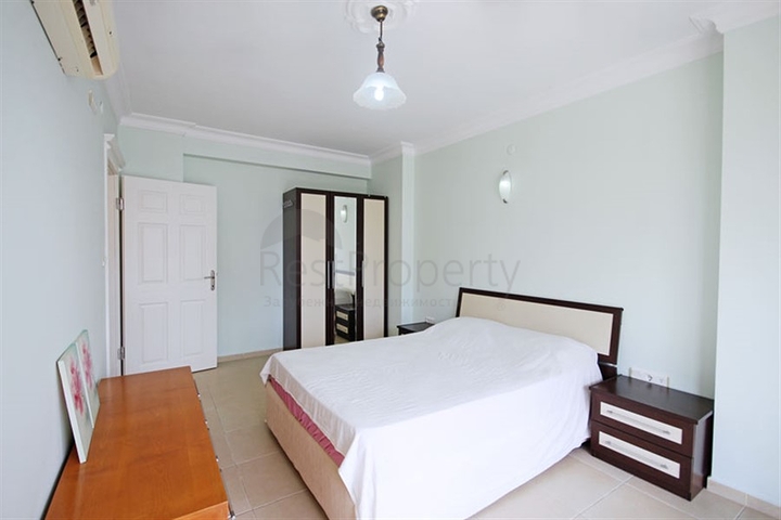 شقة 2 + 1 350 م من البحر