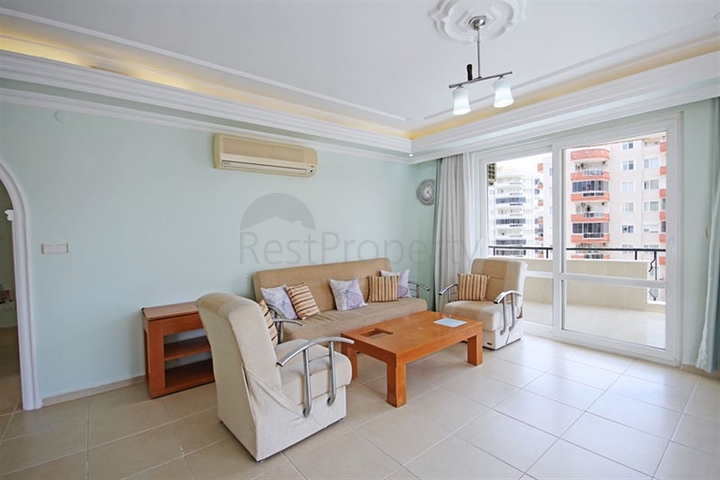 شقة 2 + 1 350 م من البحر