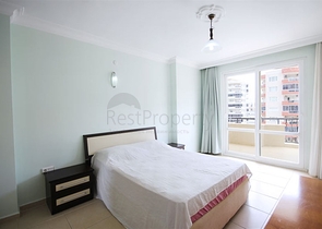 شقة 2 + 1 350 م من البحر