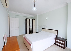 شقة 2 + 1 350 م من البحر