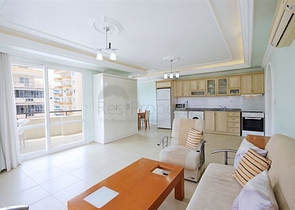 شقة 2 + 1 350 م من البحر