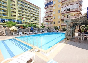 شقة 2 + 1 350 م من البحر