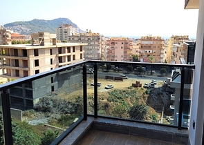 شقة 1 + 1 على بعد 750 متر فقط من شاطئ كليوباترا