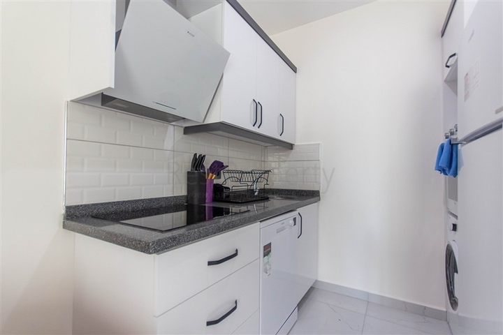 شقة 1 + 1 على بعد 500 متر من البحر في منطقة محمودلار