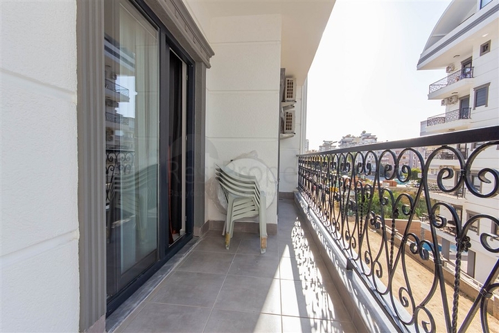 شقة 1 + 1 على بعد 500 متر من البحر في منطقة محمودلار