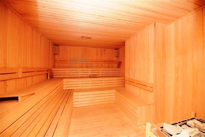 شقة 1+1 مطلة على الجبل في مجمع حديث