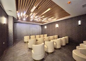 شقة 1+1 مطلة على الجبل في مجمع حديث