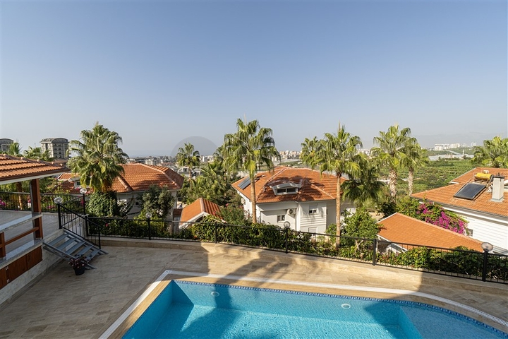 فيلا 4+1 في منطقة كارجيجاك