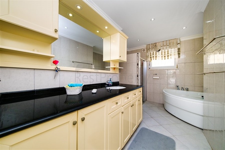 فيلا خاصة 2+1 في منطقة محمودلار على بعد 900 متر فقط من البحر الأبيض المتوسط